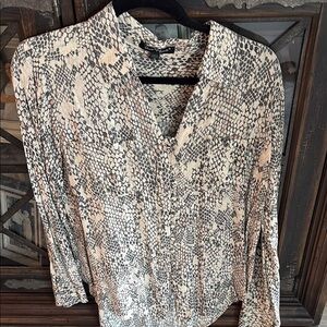 Velvet Heart Black and White Graphic 3/4 Sleeve Blouse